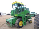 1974 JD 4400 Combine