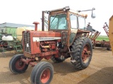 1968 IH 1253 Tractor