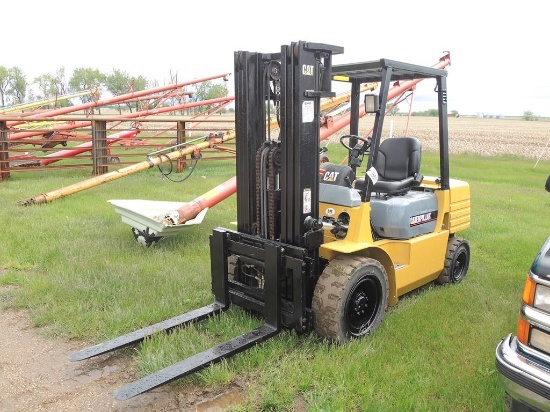 Caterpillar GP30 Forklift