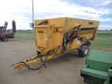 Henke Buffalo 370 Kwik Mixer Feed Wagon