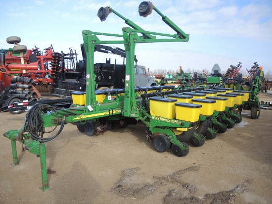2003 JD 1770NT Planter #700141