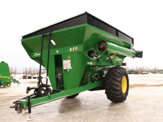 Demco 850 Grain Cart #Y00272