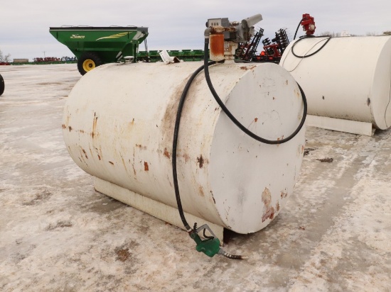500 Gal Gas Tank w/ Pump