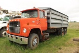1975 Ford 880 Truck #