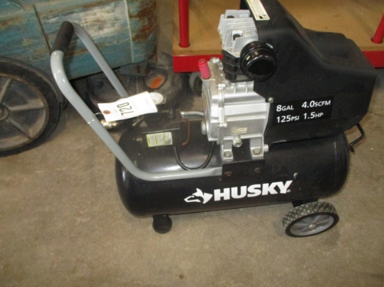 Husky 8 Gal Air compressor