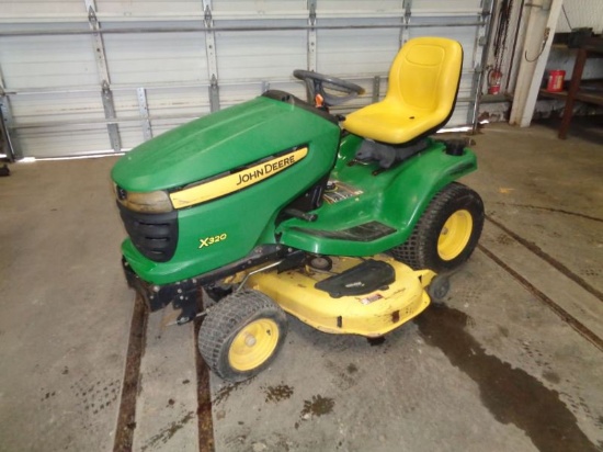 John Deere X320 SN A041802