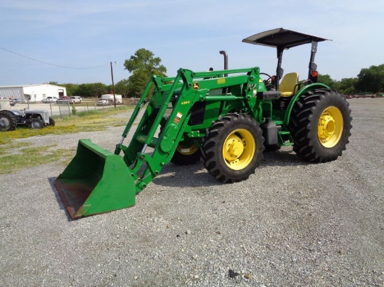 John Deere 5085M with Loader SN 1LV5085MKDJ513872