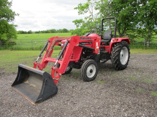 Mahindra 4520 witl Loader SN MBCN3597