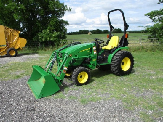 John Deere 2720 with loader SN 1LV2720HHCH511477