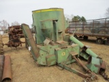 John Deere 750 Grinder Mixer