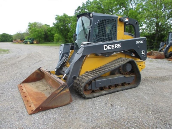 Deere 329E SN 1T0329EKEGE298027