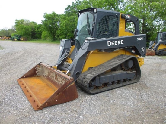 Deere 329E 1T0329EKJGE298035