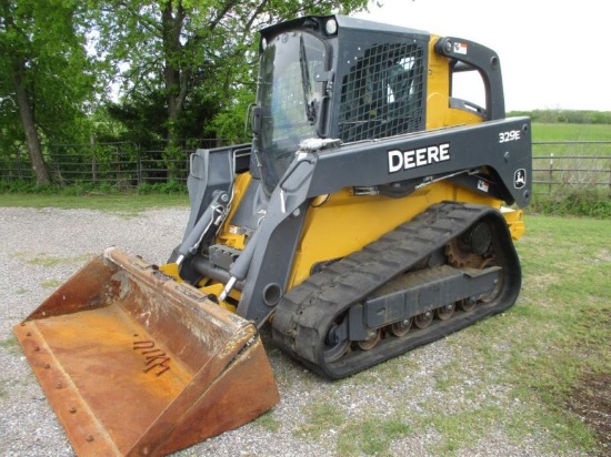 Deere 329E SN 1T0329EKTGE298032