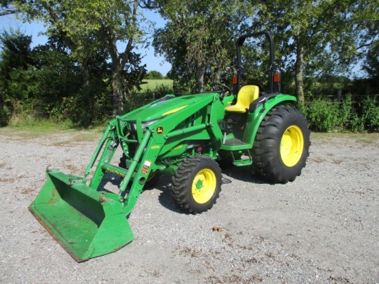 John Deere 4052M with Laoder SN 1LV4052MLHH101857