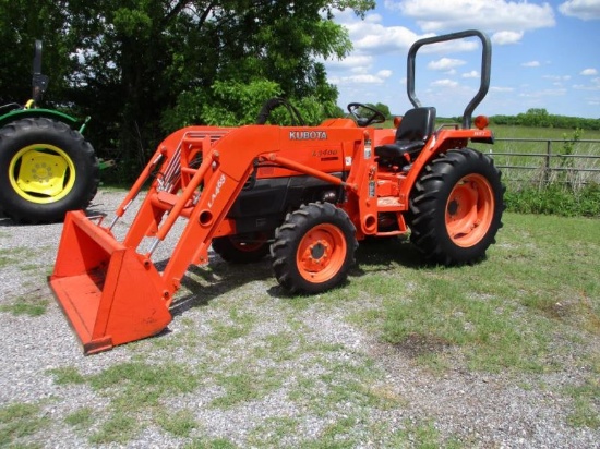 Kubota L3400 with Loader SN 82932