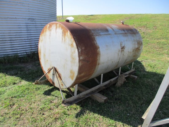 500 Gallon Tank on Skid