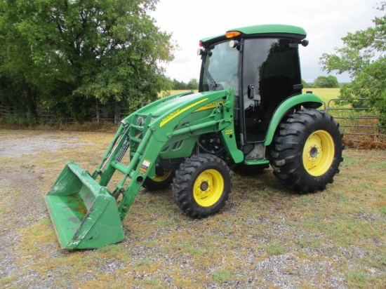 John Deere 4720 with Loader SN LV4720H670166