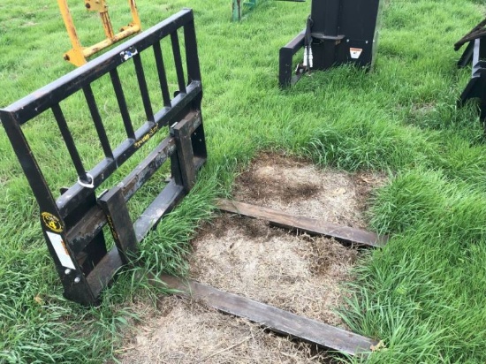 C4 Construciton Pallet Fork
