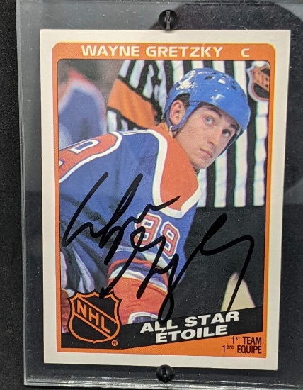 1984-1985 OPC O-Pee-Chee Wayne Gretzky Autographed NHL Hockey Card