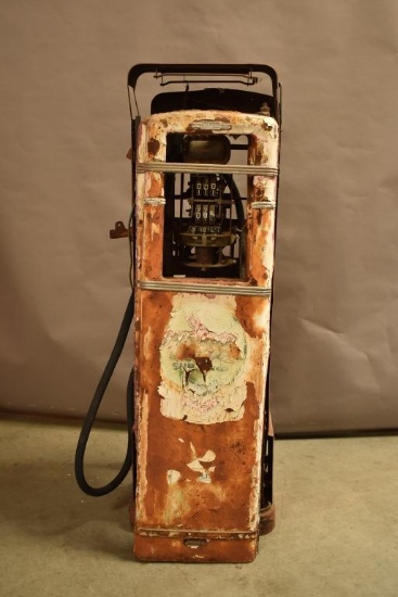 Bowser #39 Computing Gas Pump