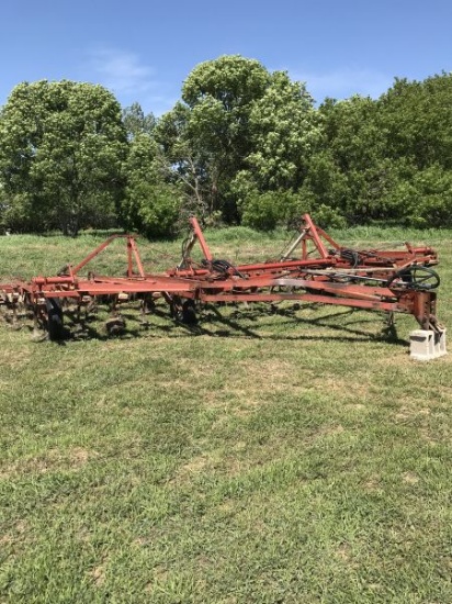 Case cultivator