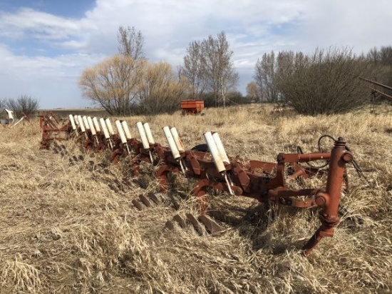 IH 8 bottom slat bottom plow