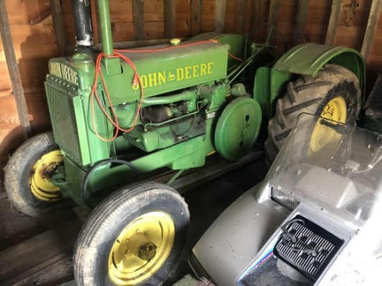 D JD gas tractor