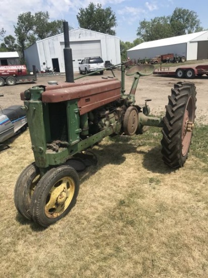 Antique JD tractor, tires new