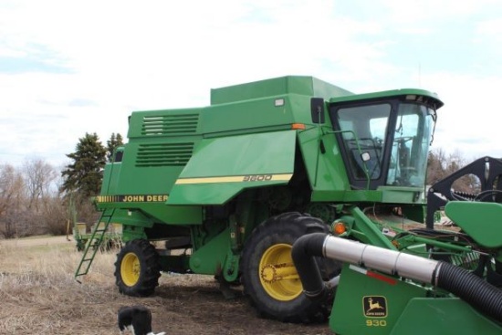 JD 9600 combine