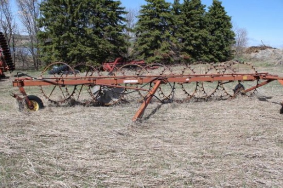 9 wheel Farmhand rake