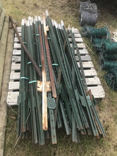 Pile of steel fence posts (most are new) Approx. 30