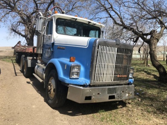 1989 IH day cab semi