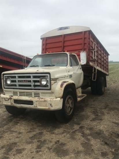 1974 GMC single axle grain truck