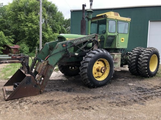 7520 JD 4WD tractor w/ Artsway loader