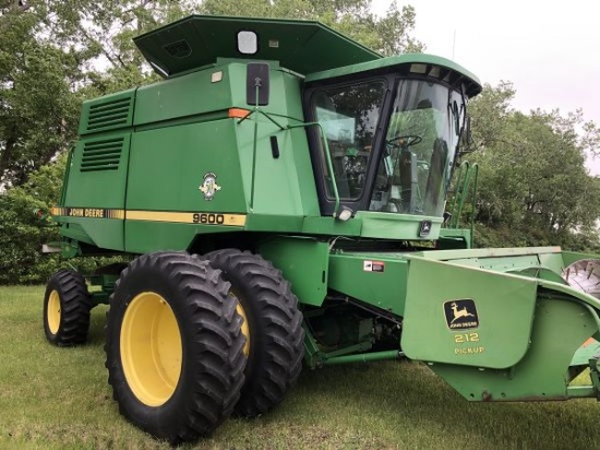 1997 JD 9600 combine