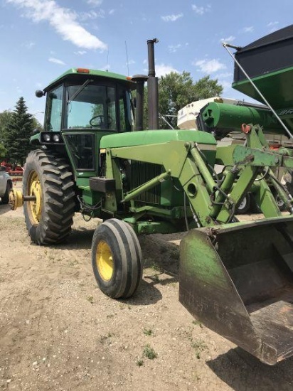 4440 JD tractor