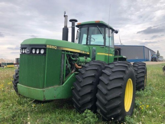 8850 JD 4WD tractor