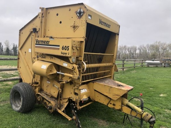 Vermeer Super J Model 605 baler