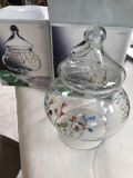 Two candy dishes, two globes