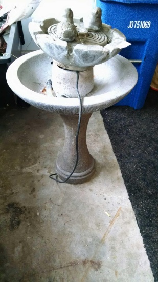 Concrete bird bath water fountain