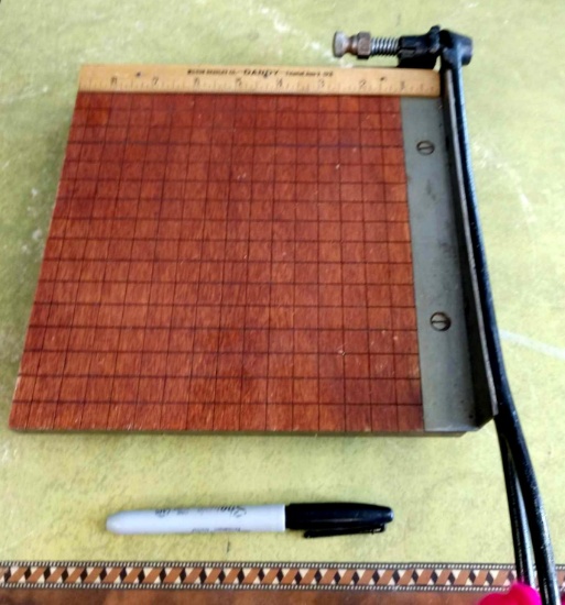 Milton Bradley Dandy paper cutter