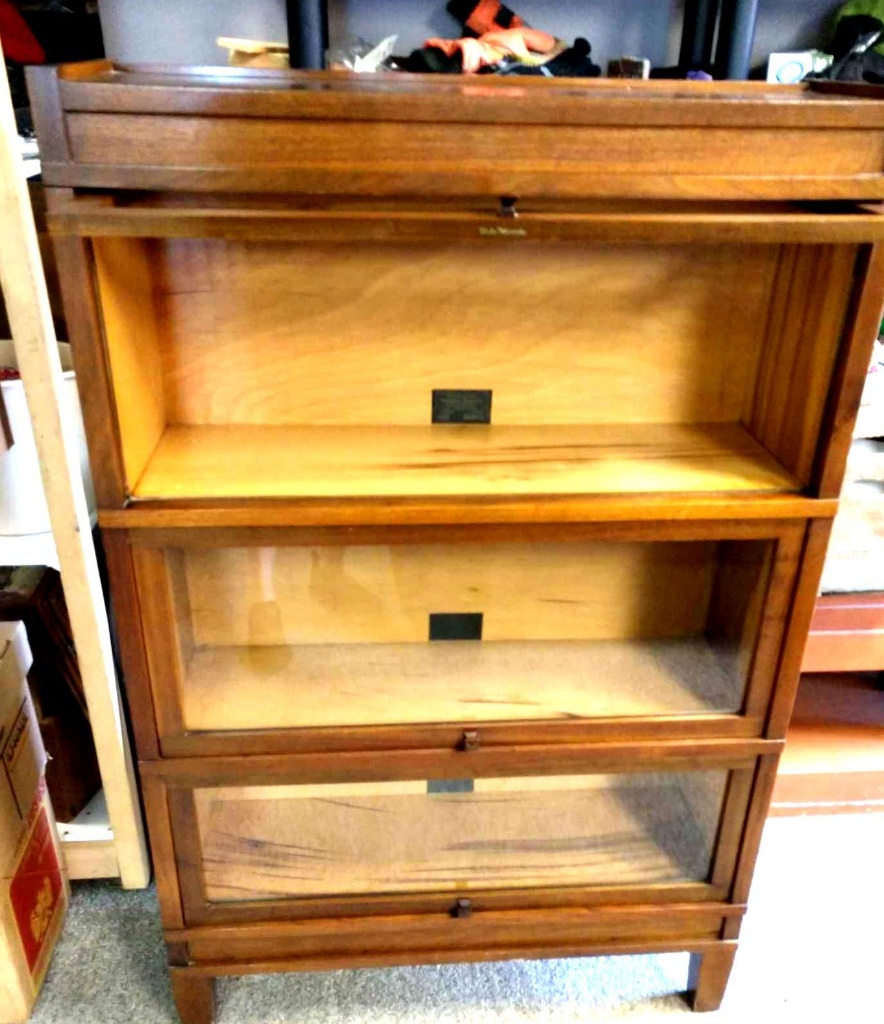 Large Online Content and Collectible Auction
