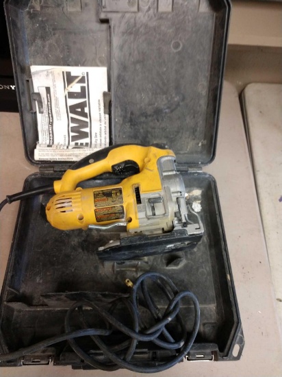 DEWALT dw331 orbital jigsaw