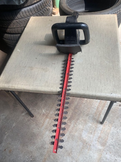 Electric hedge trimmer