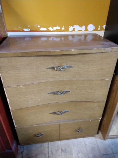Vintage 1960's Dresser 32 x 18 x 42