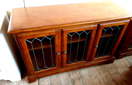 48 in entertainment center with leaded glass doors