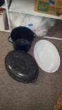 Roasting pan and Pot