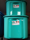 Two 72 quart Bella totes with lids