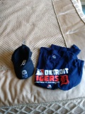 Detroit tigers shirt and hat