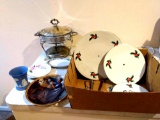 Serving lot including Wedgewood